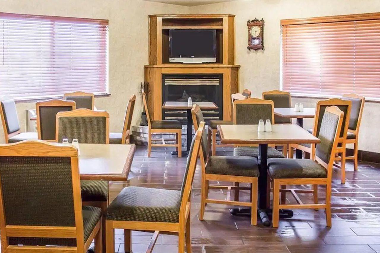 Quality Inn & Suites Sturgeon Bay Ngoại thất bức ảnh
