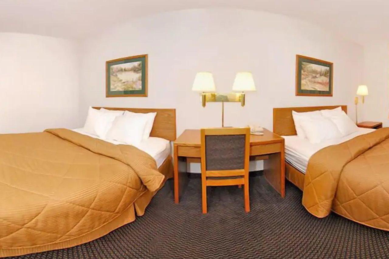 Quality Inn & Suites Sturgeon Bay Ngoại thất bức ảnh