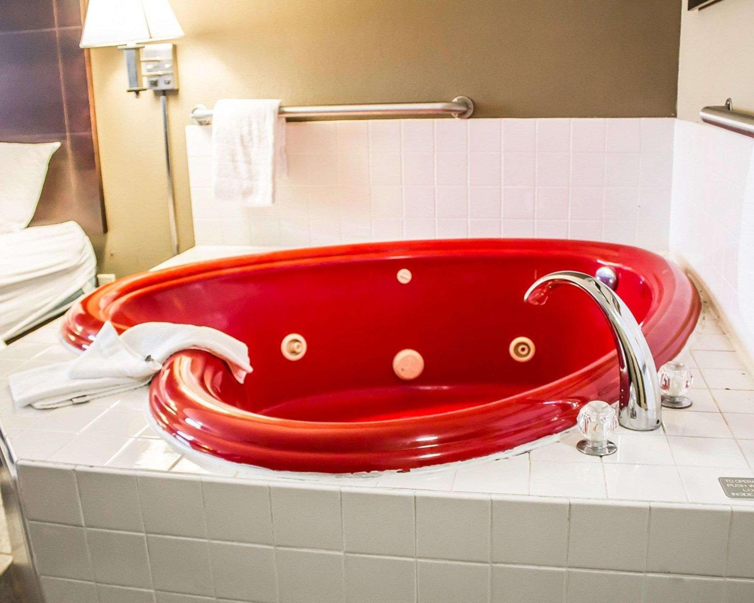 Quality Inn & Suites Sturgeon Bay Ngoại thất bức ảnh