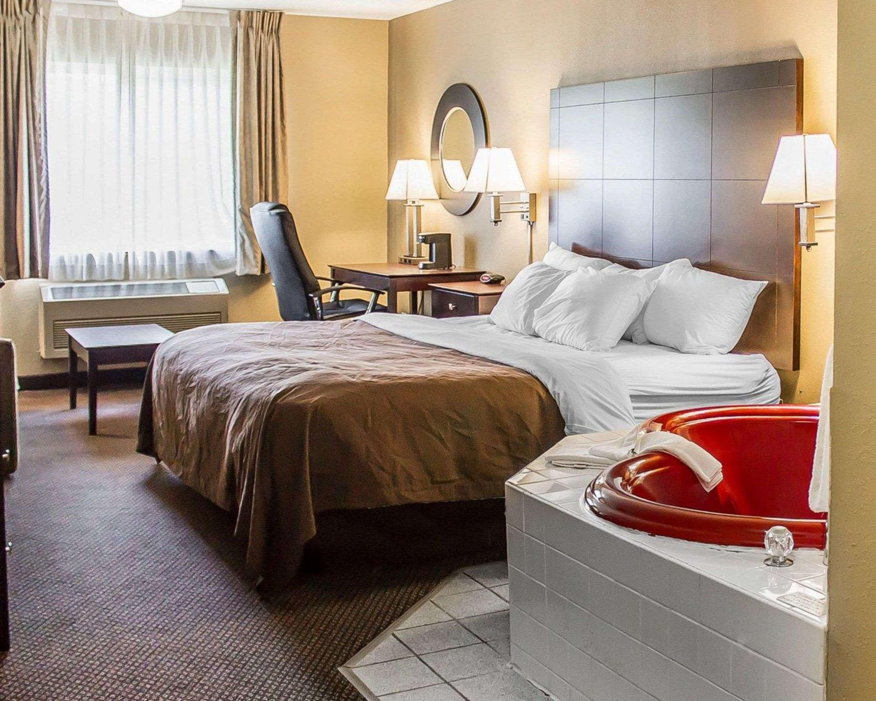 Quality Inn & Suites Sturgeon Bay Ngoại thất bức ảnh