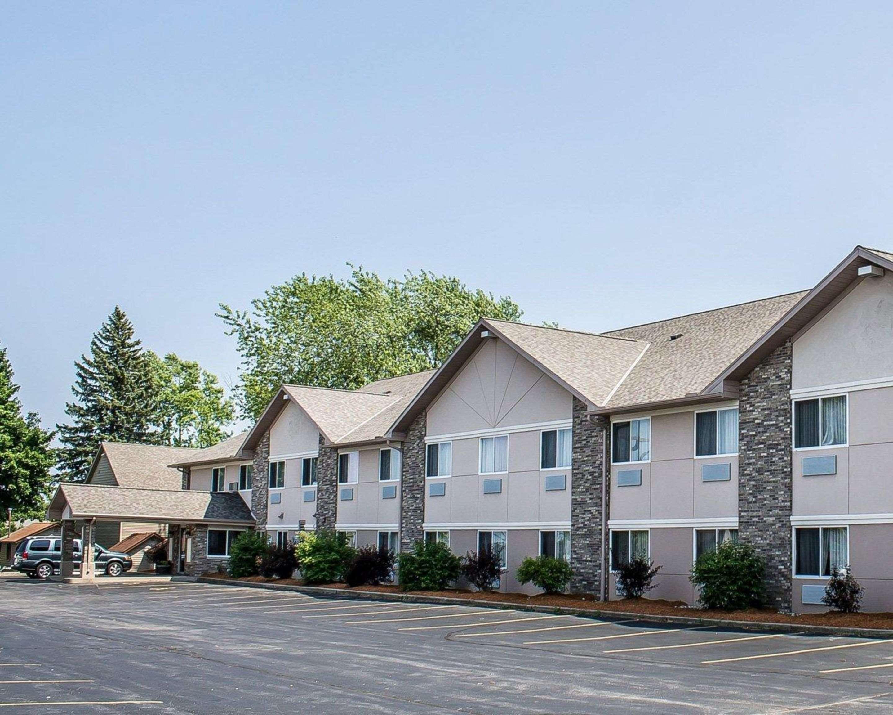 Quality Inn & Suites Sturgeon Bay Ngoại thất bức ảnh