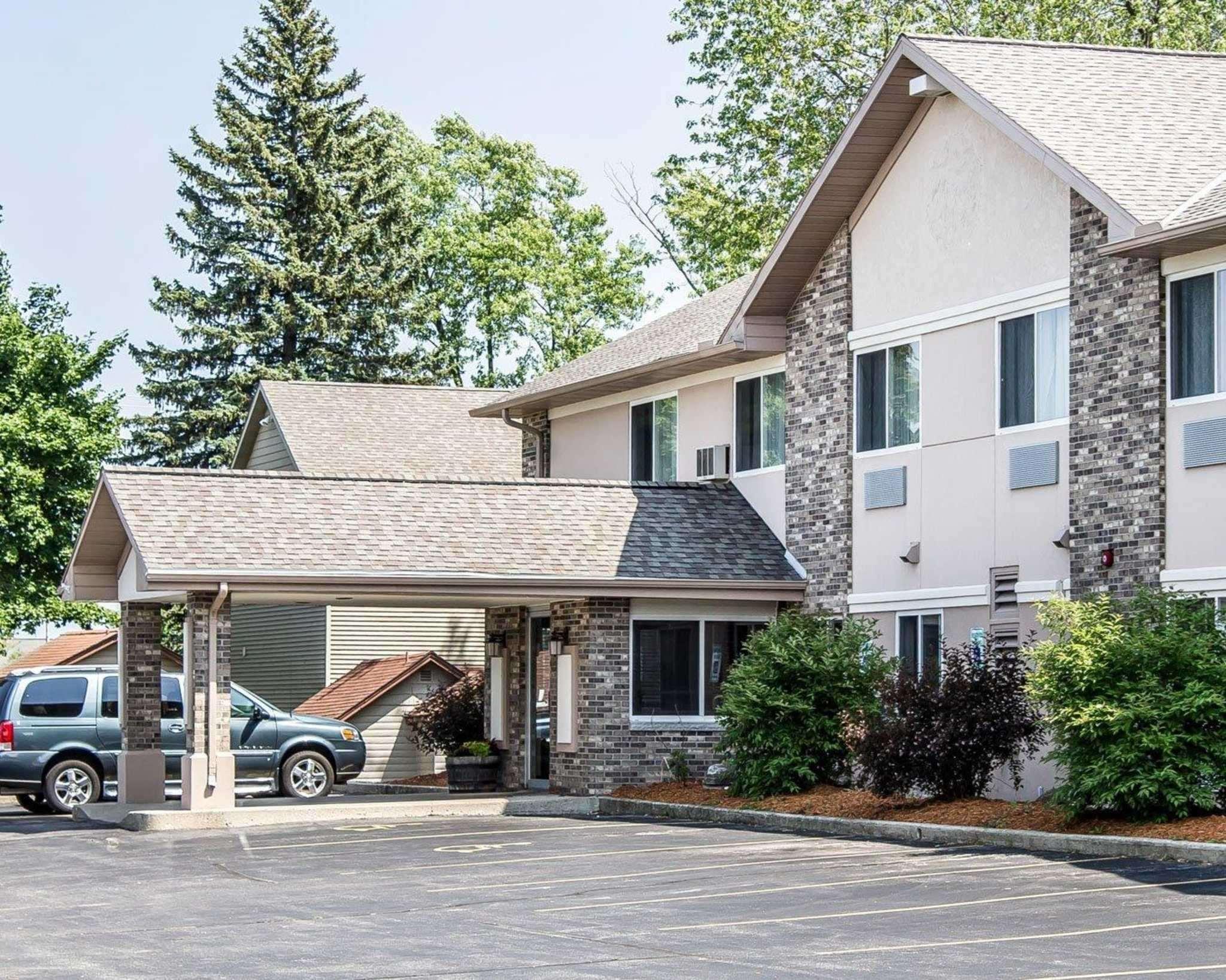 Quality Inn & Suites Sturgeon Bay Ngoại thất bức ảnh